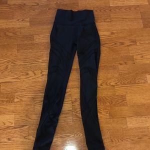 black mesh lululemon leggings